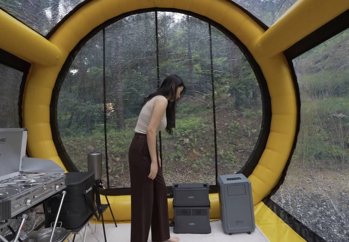 Inside A 100-Sq-Ft Tent: A Girl's Cozy Moments During A Rainy Camp Under Thunderstorms_10