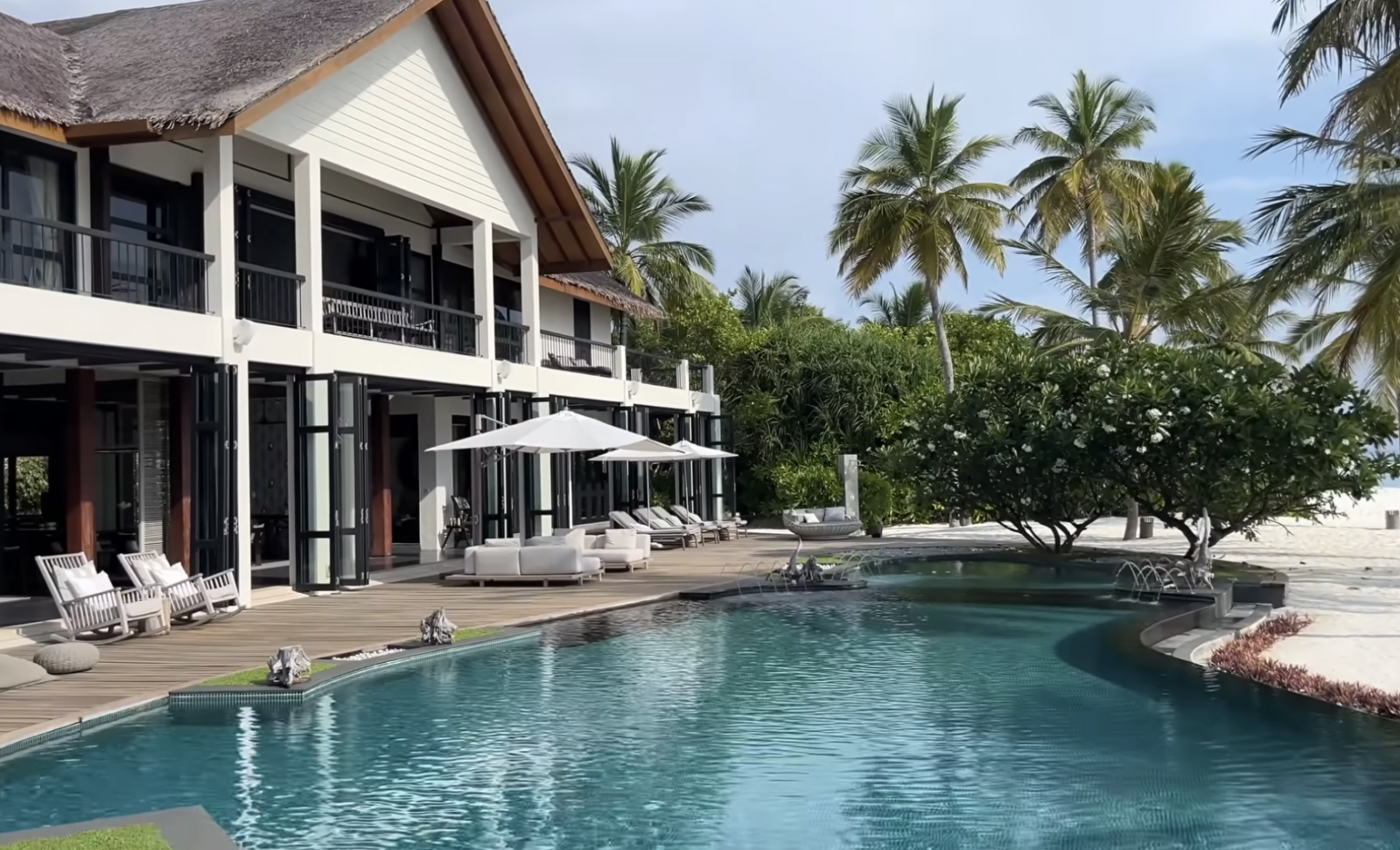 inside-a-50-000-night-5-acre-maldives-private-island-resort-7
