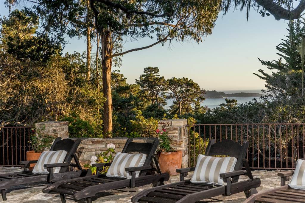 Inside Clint Eastwood's Stunning $9.75M Pebble Beach Estate_11