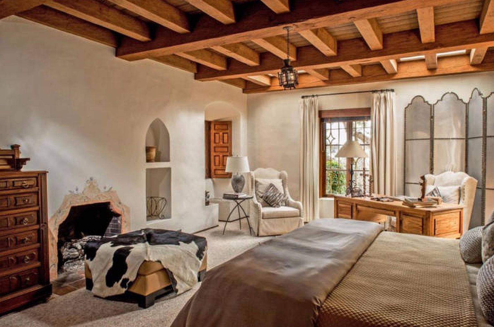 Inside Clint Eastwood's Stunning $9.75M Pebble Beach Estate_9