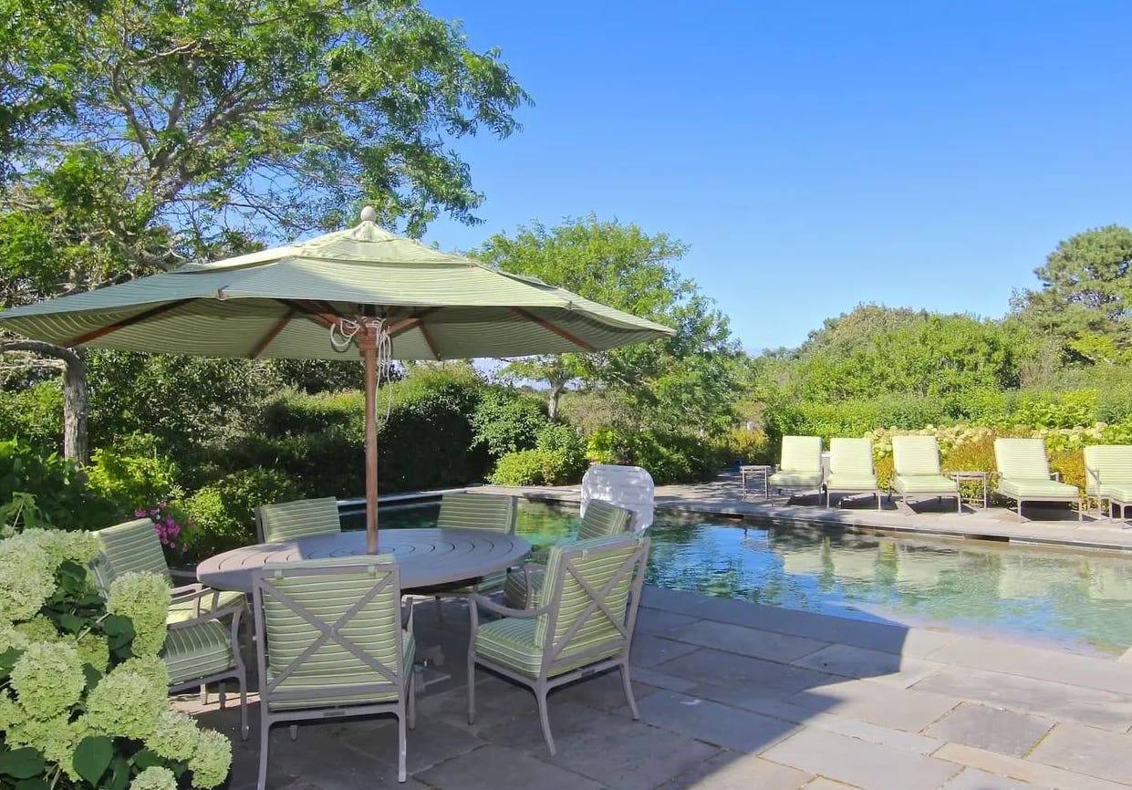 Inside Look: A Tour of The Obamas' $12M New House_10
