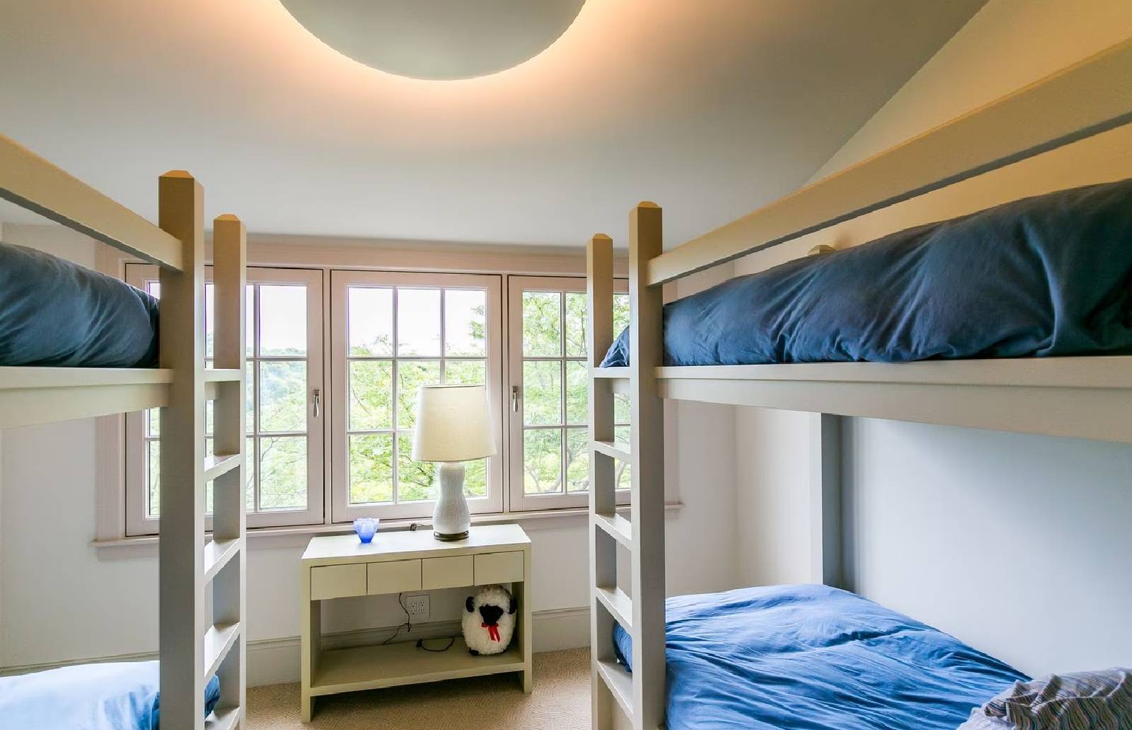 Inside Look: A Tour of The Obamas' $12M New House_7