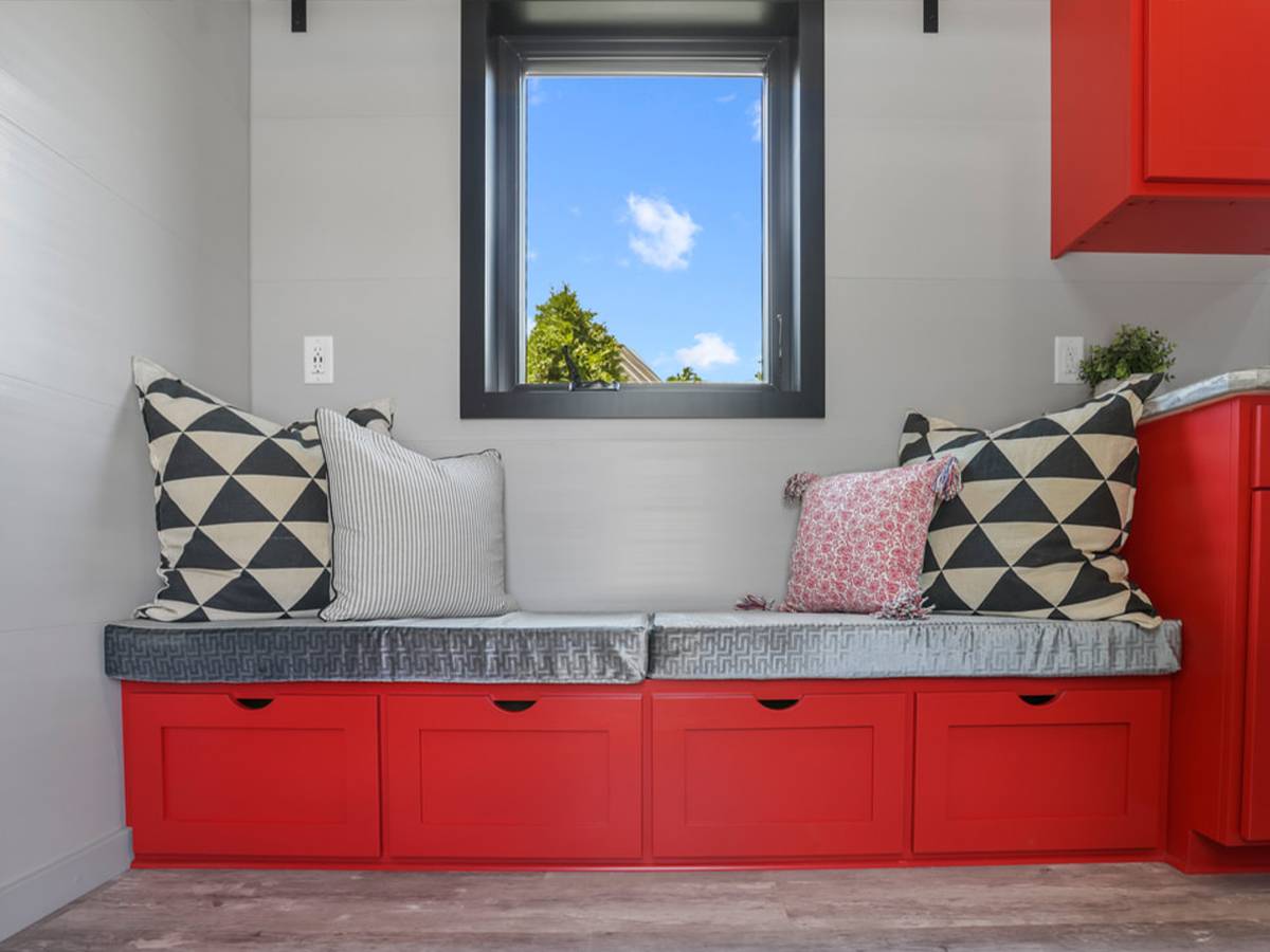 Inside This 240-Square-Foot Trailer House With The Biggest Hearts_2