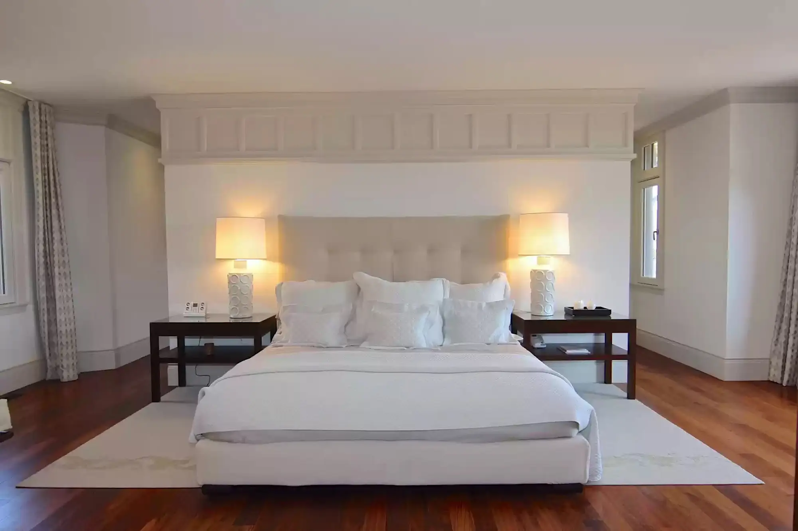 Peek Inside The Obamas' $12M Waterfront Estate_38