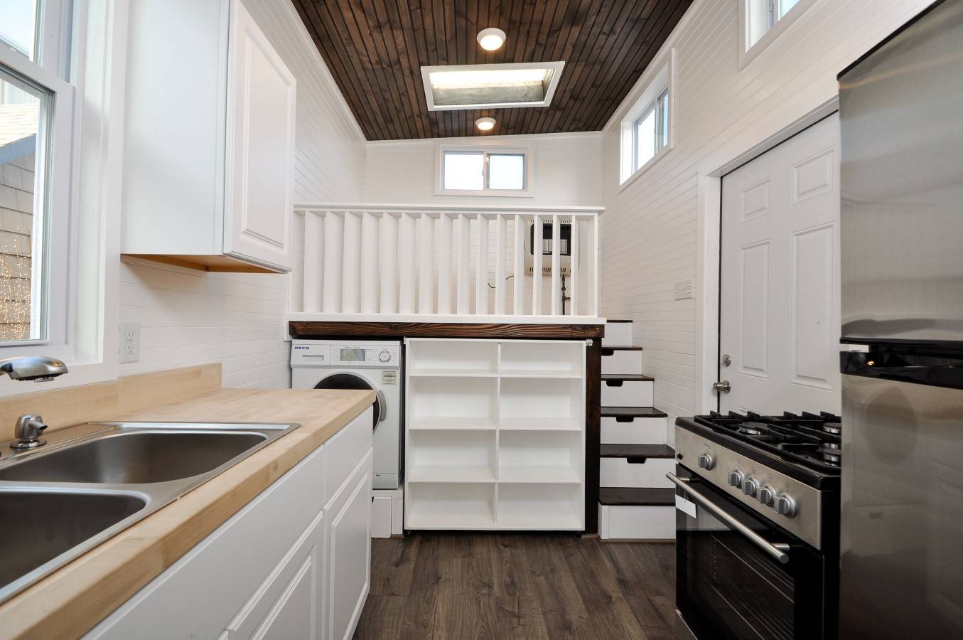 Small Space, Big Dreams: Life In A 240-Square-Foot Trailer House_13
