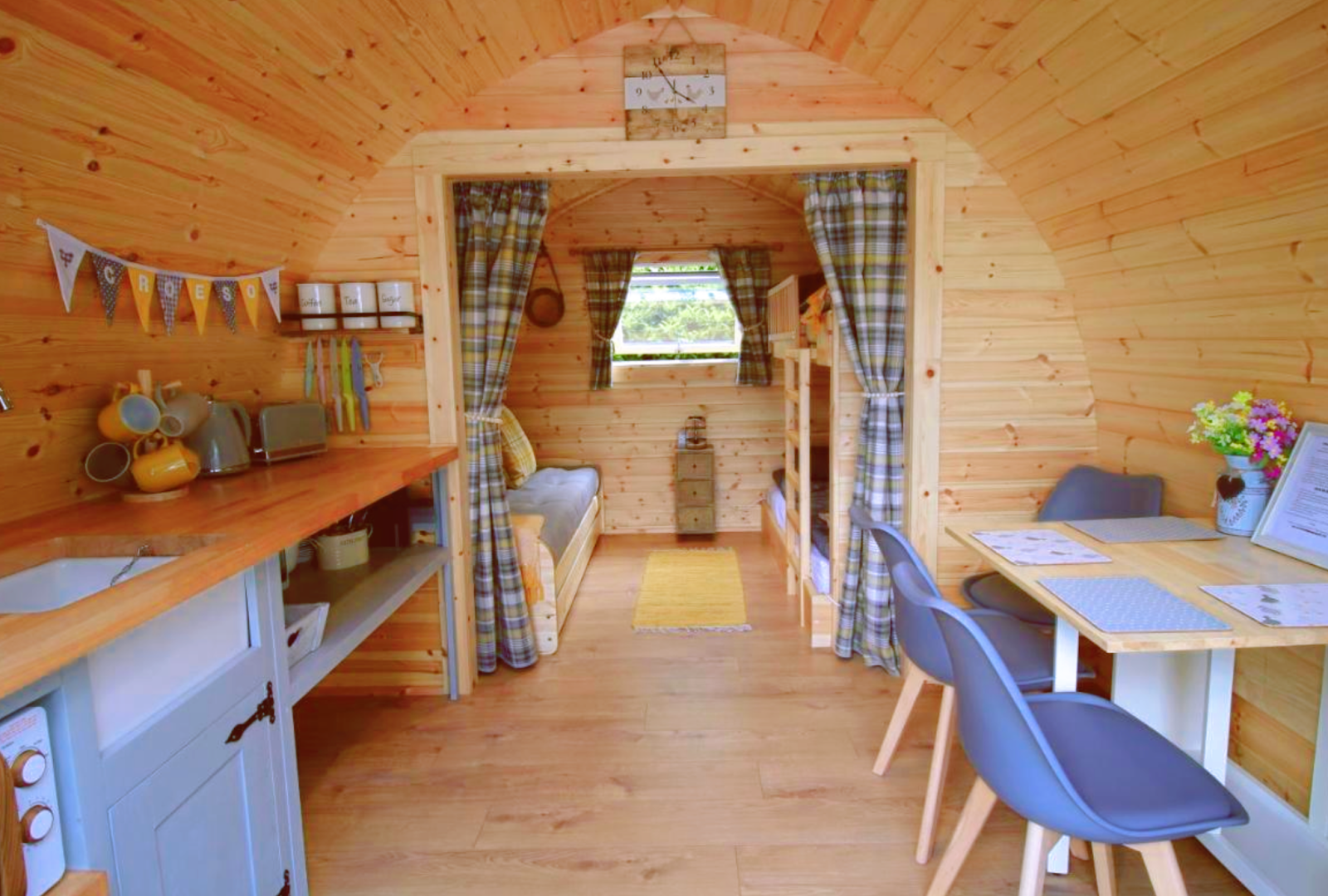 This Tiny Log Cabin Is Only 20 Sqm, But You'll Love It After Stepping Inside!_11