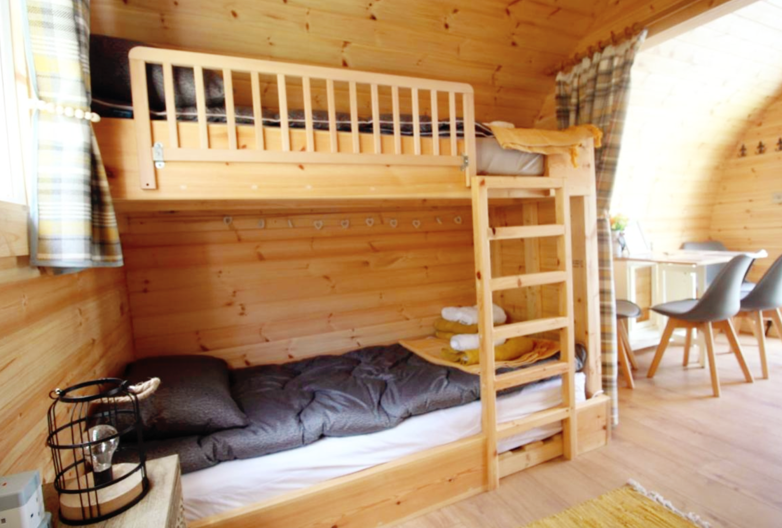 This Tiny Log Cabin Is Only 20 Sqm, But You'll Love It After Stepping Inside!_15