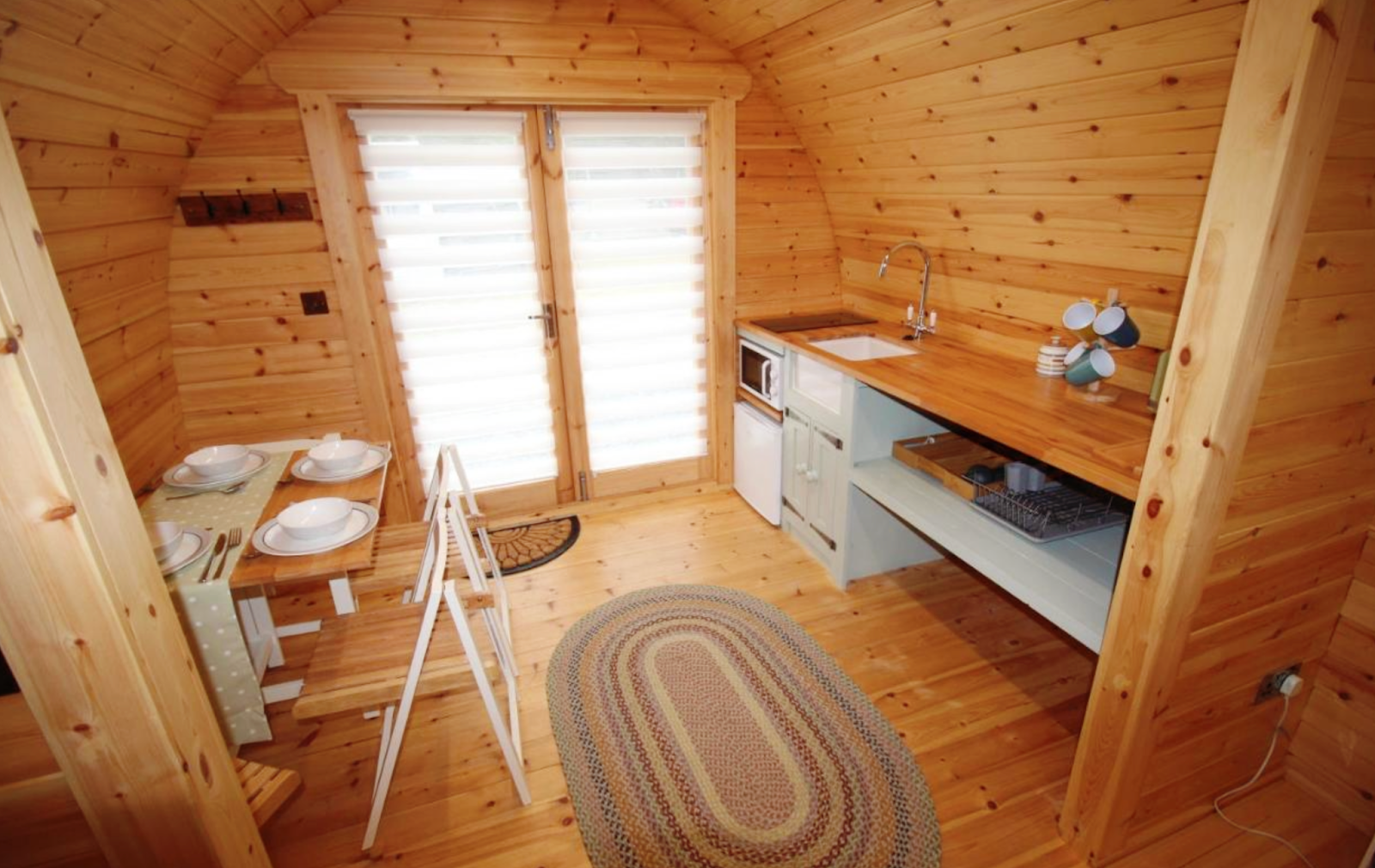 This Tiny Log Cabin Is Only 20 Sqm, But You'll Love It After Stepping Inside!_16