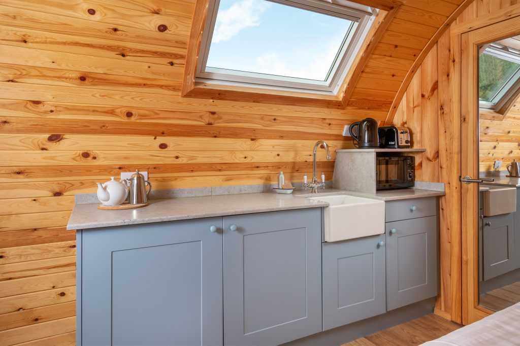 This Tiny Log Cabin Is Only 20 Sqm, But You'll Love It After Stepping Inside!_4