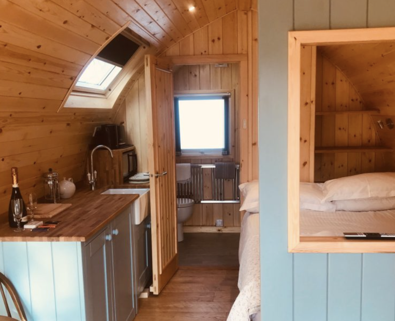 This Tiny Log Cabin Is Only 20 Sqm, But You'll Love It After Stepping Inside!_5