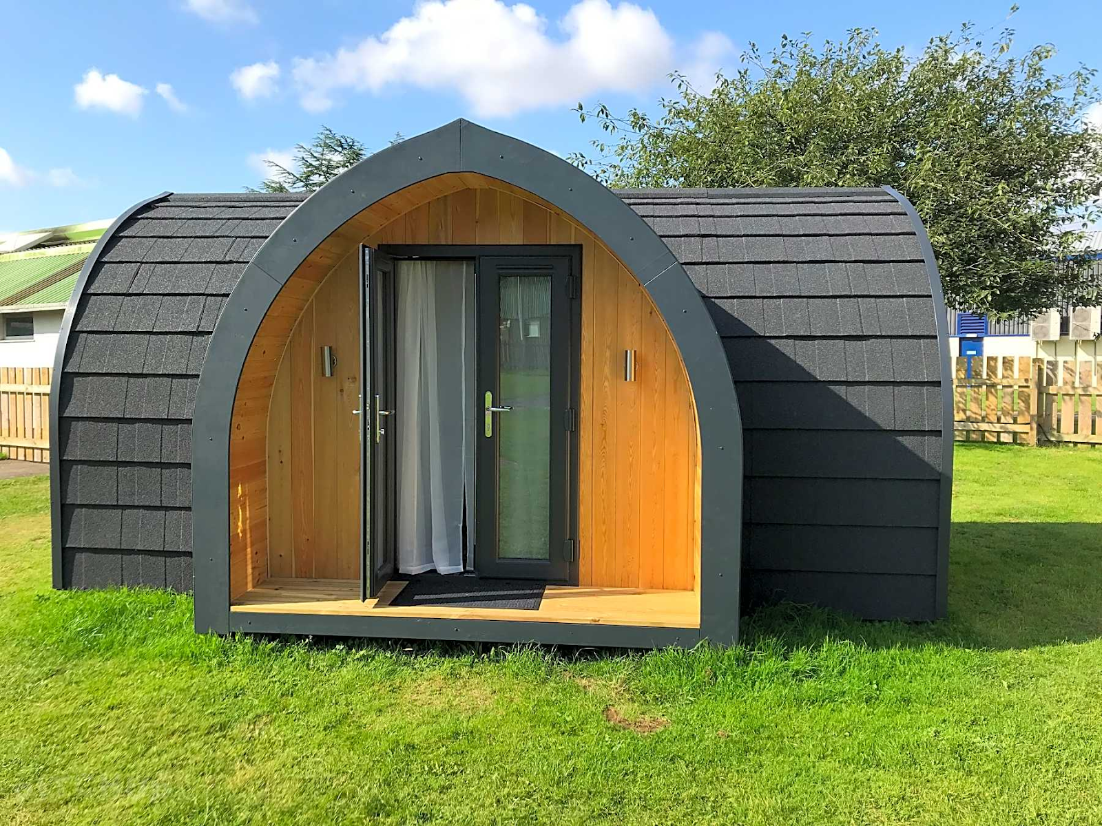 This Tiny Log Cabin Is Only 20 Sqm, But You'll Love It After Stepping Inside!_8