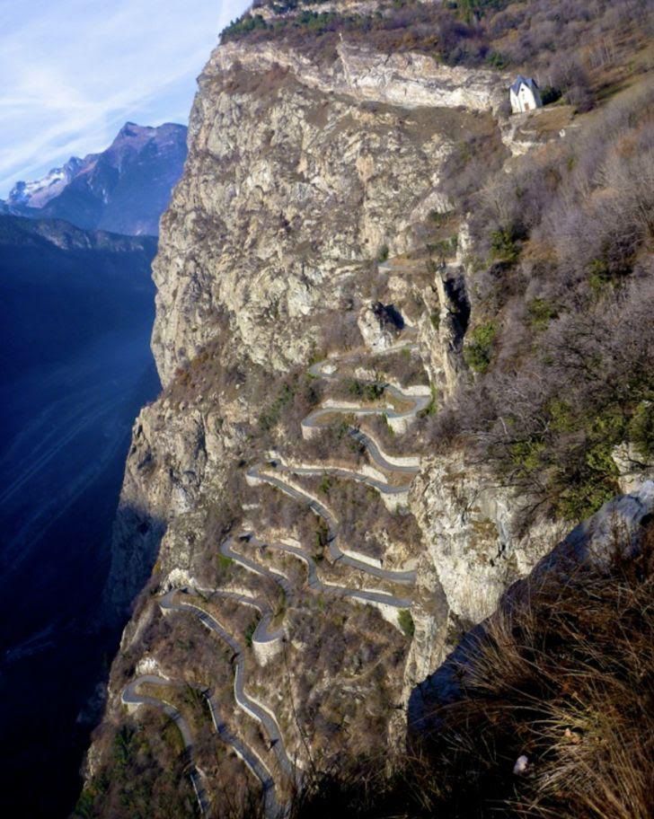 World's 25 Most Dangerous Roads You Should Avoid Crossing_21