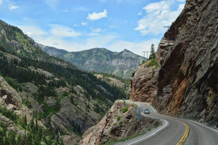 World's 25 Most Dangerous Roads You Should Avoid Crossing_23