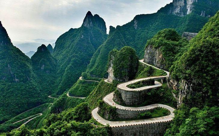 World's 25 Most Dangerous Roads You Should Avoid Crossing_3