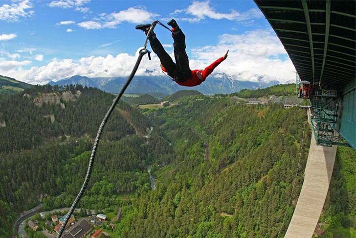 10-most-exciting-bungee-jumps-in-the-world_7