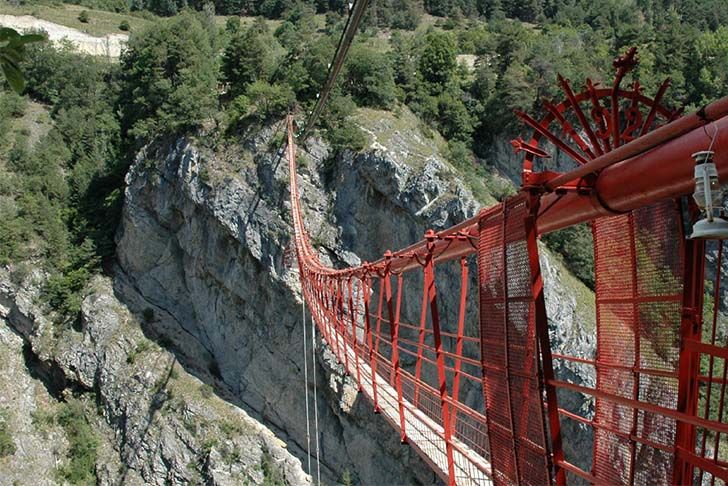 10-most-exciting-bungee-jumps-in-the-world_8
