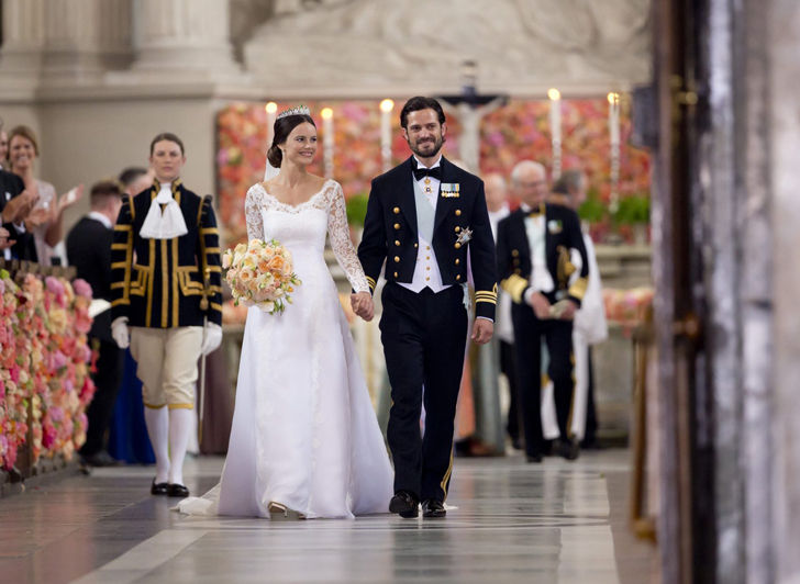 20-most-iconic-royal-wedding-dresses-in-history_12