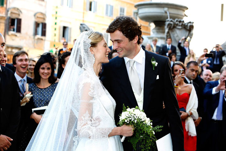 20-most-iconic-royal-wedding-dresses-in-history_14