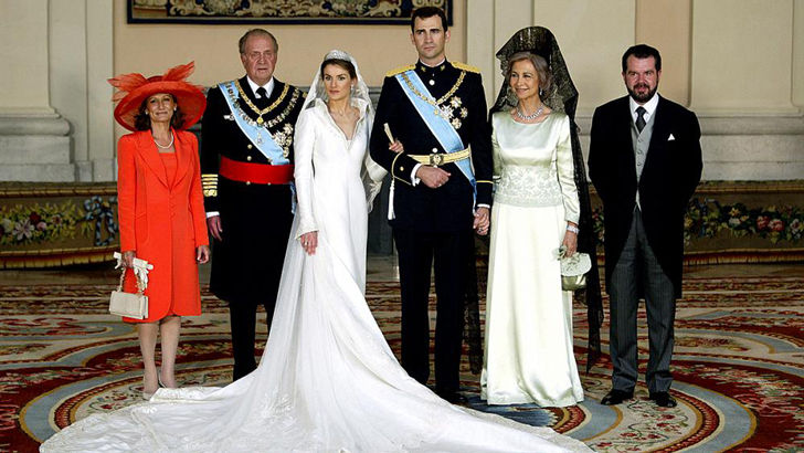 20-most-iconic-royal-wedding-dresses-in-history_15