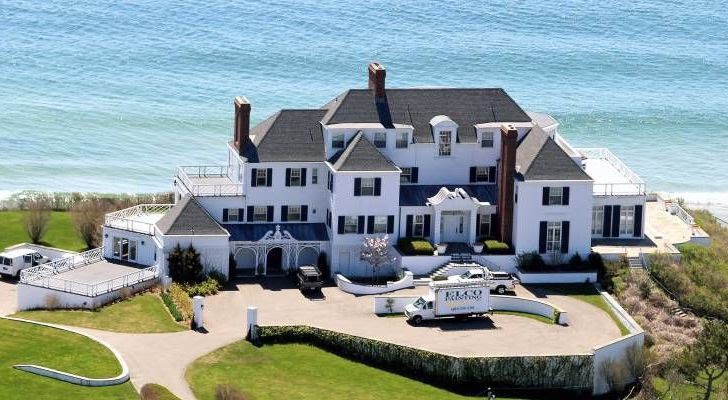 19 Gorgeous Mansions Owned By Movie Stars_24
