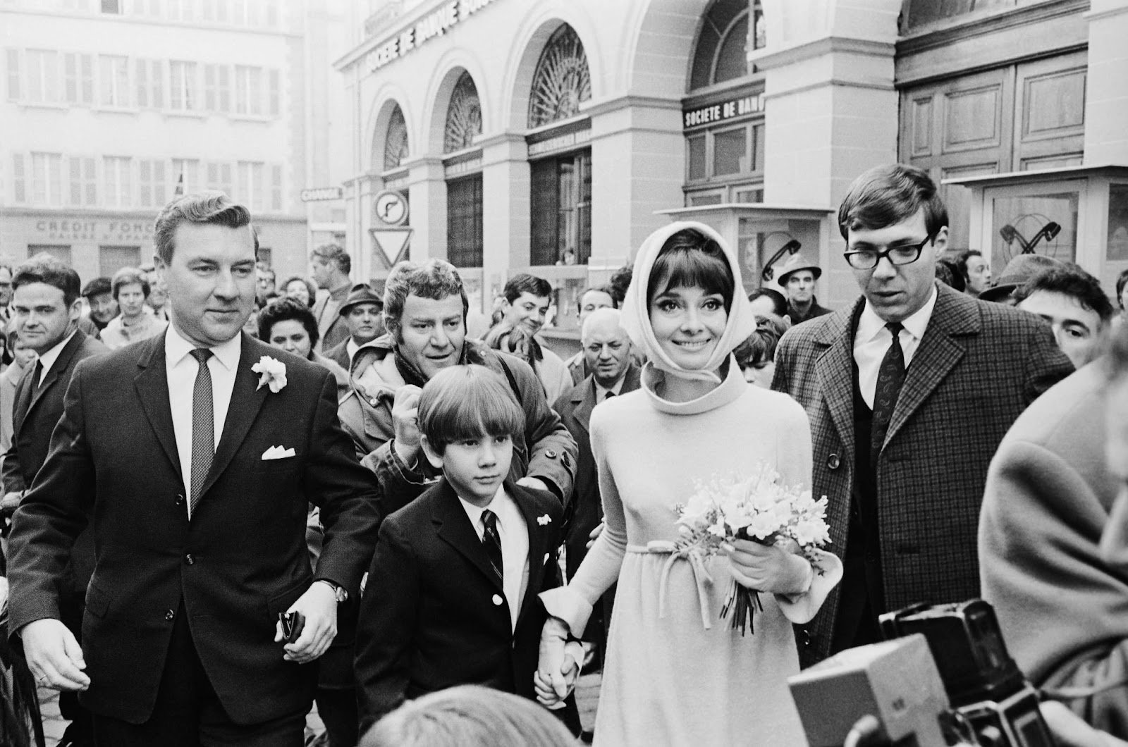 20 Vintage Photographs Of Celebrity Moms Being The Absolute Best_10