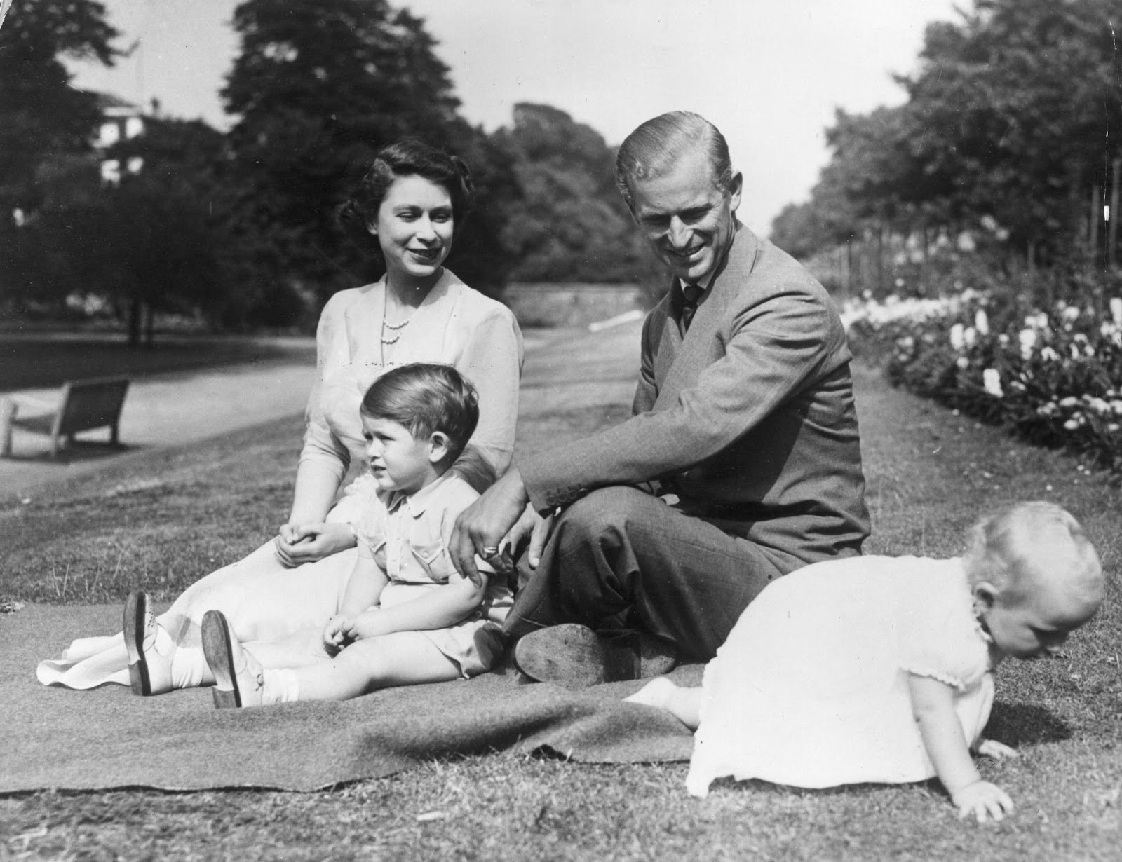 20 Vintage Photographs Of Celebrity Moms Being The Absolute Best_12