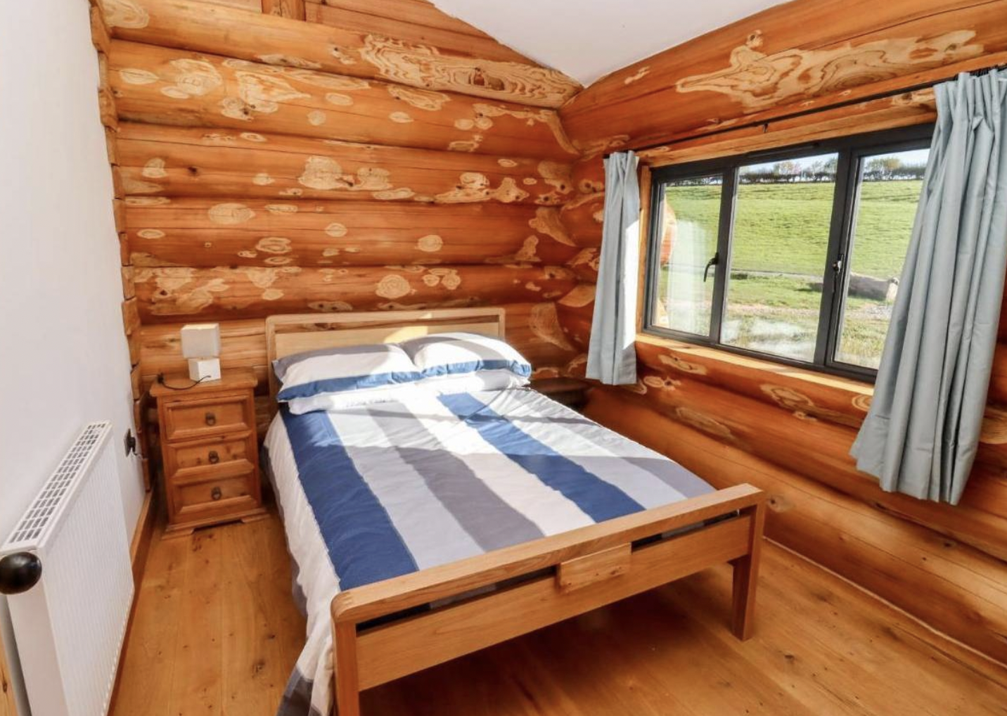 A 210-Sq. Ft. Tiny House: Its Interior Will Blow Your Mind!_6