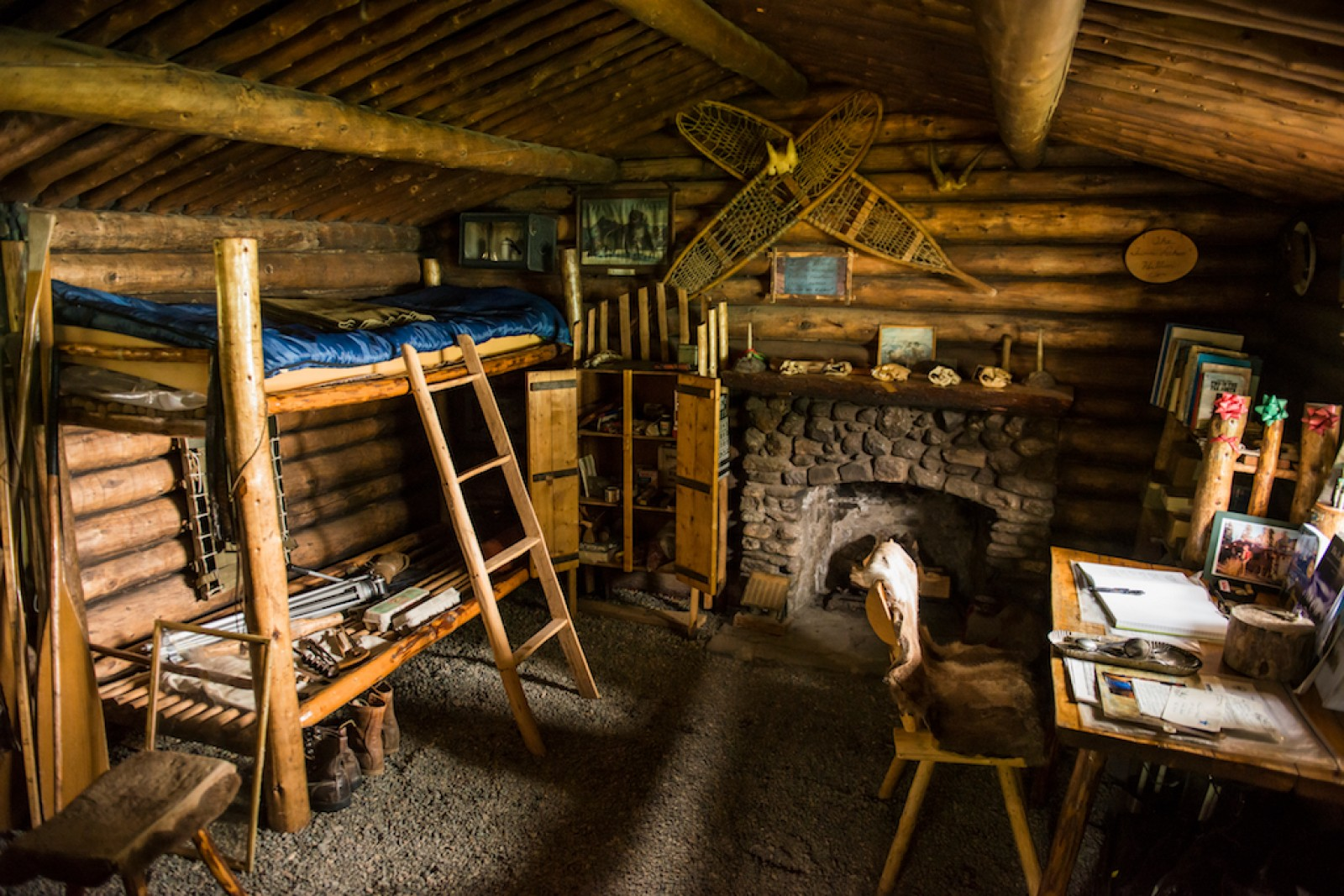 A Tiny 20-Sqm Cabin Hides An Amazing Interior. Check It Out!_12