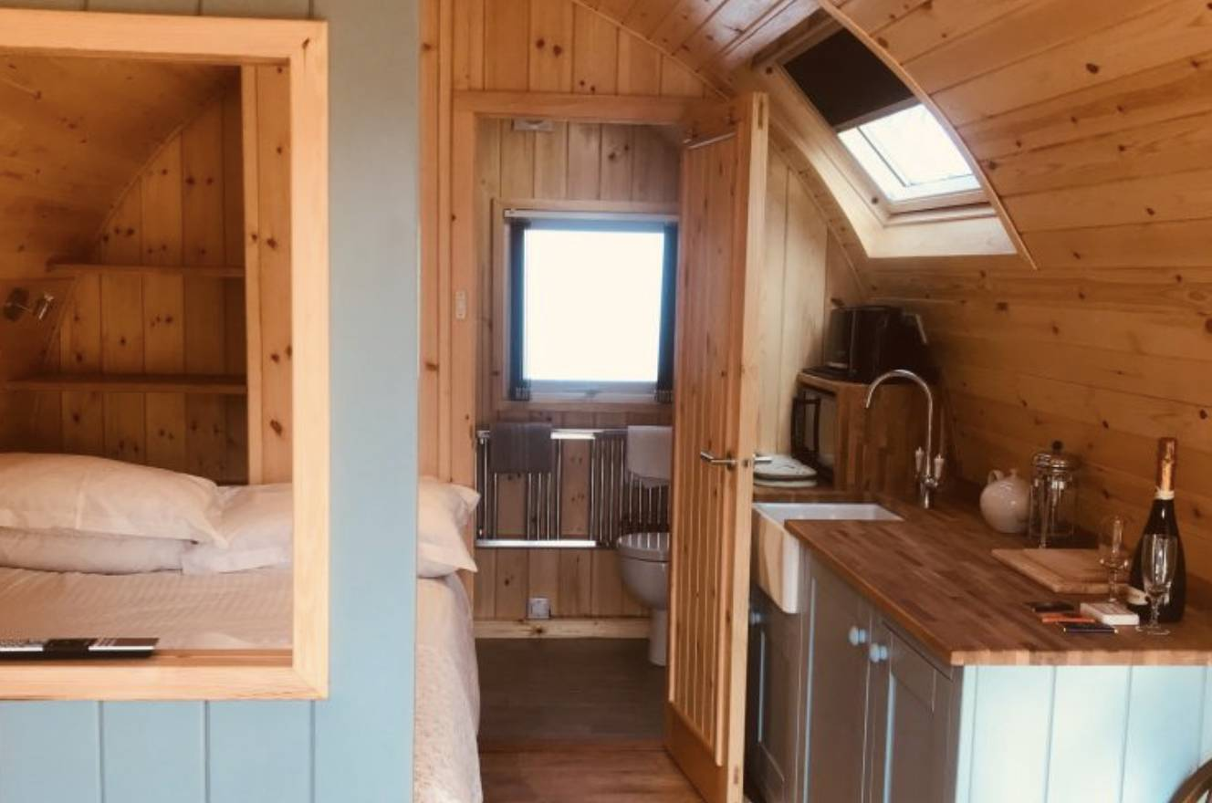 A Tiny 20-Sqm Cabin Hides An Amazing Interior. Check It Out!_5
