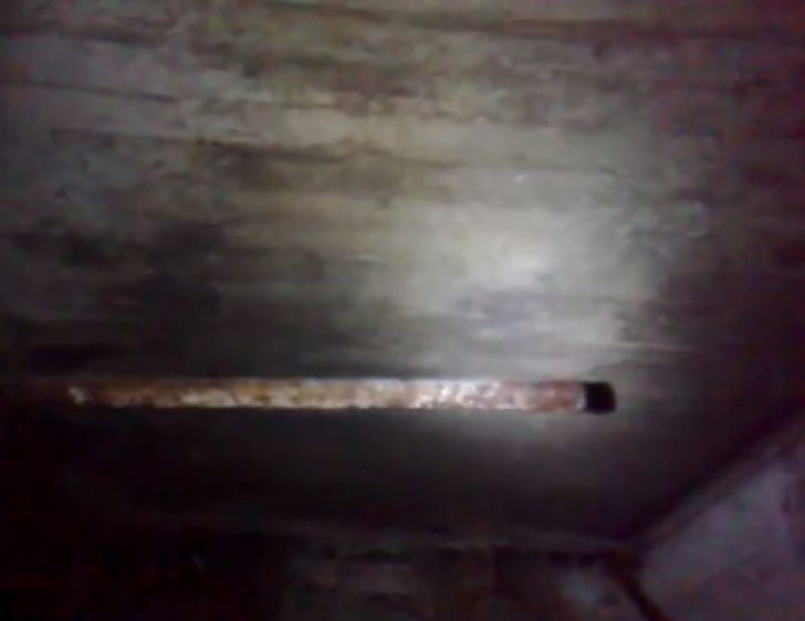 After Noticing Two Mysterious Holes On His Wall, Man Makes Unusual Discovery_19