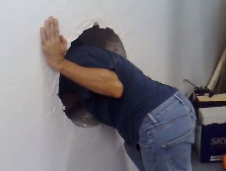 After Noticing Two Mysterious Holes On His Wall, Man Makes Unusual Discovery_7
