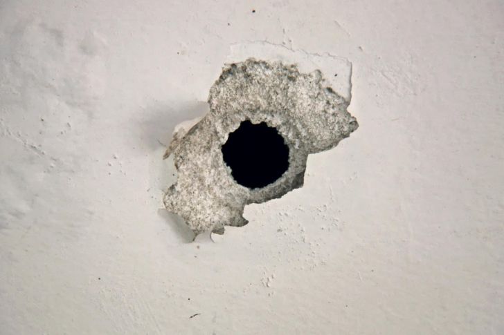 After Noticing Two Mysterious Holes On His Wall, Man Makes Unusual Discovery_8