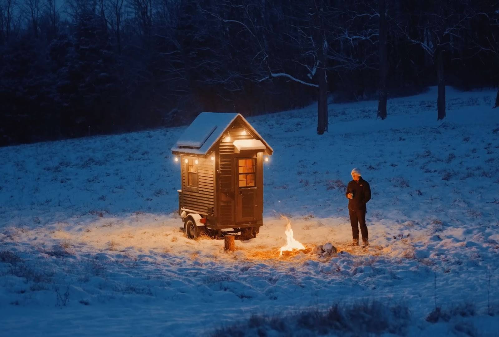 All Facilities In 19.46 Sq. Ft.! The World's Smallest Tiny House Built For $5,000_2