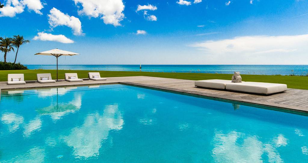 Celine Dion's Majestic $27M Waterfront Mansion: A Tour of Luxury_9