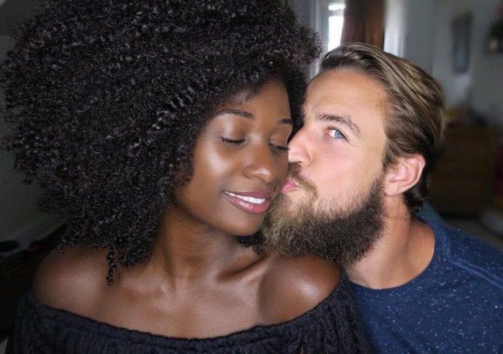 Couple Confused When Selfie Goes Viral Until They Read The Comments_14