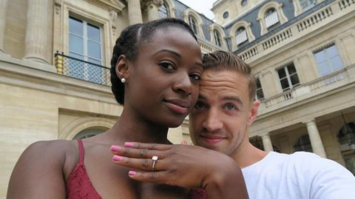 Couple Confused When Selfie Goes Viral Until They Read The Comments_26