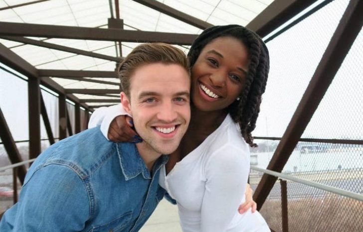 Couple Confused When Selfie Goes Viral Until They Read The Comments_27