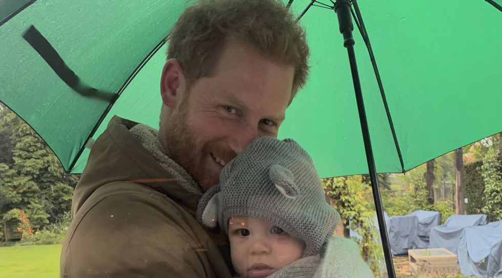 Harry And Meghan Finally Shares Photos Of Their Kids - Be The First To See!_10