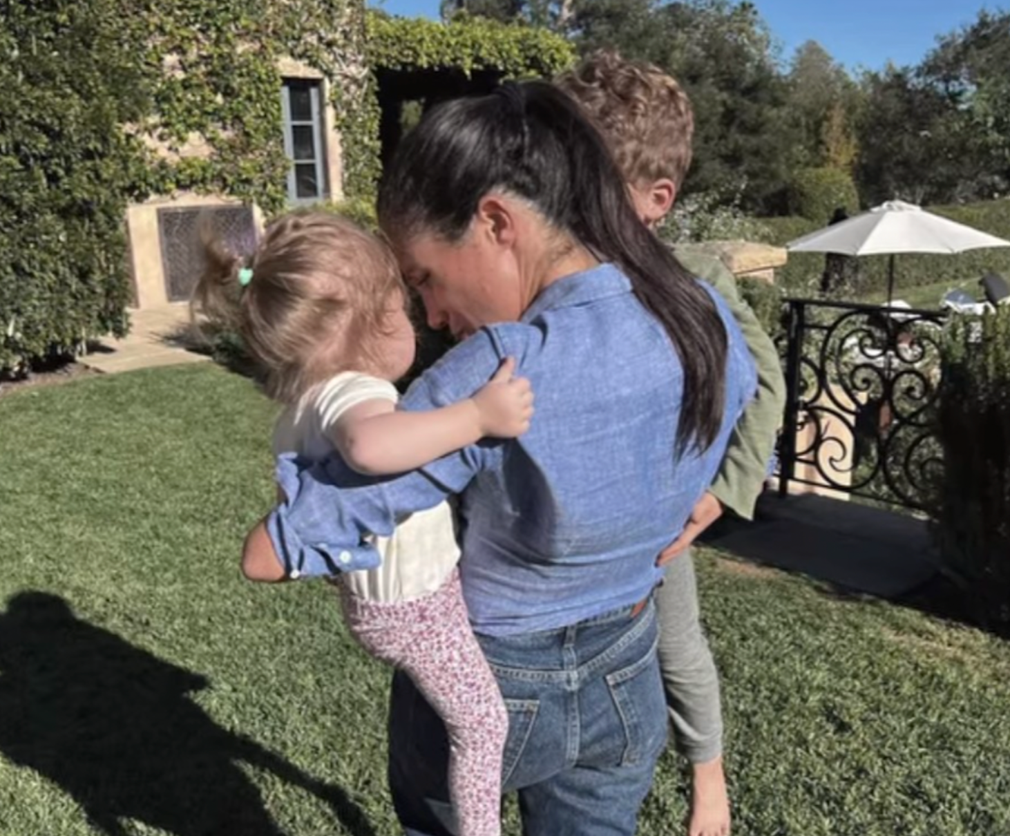 Harry And Meghan Finally Shares Photos Of Their Kids - Be The First To See!_18
