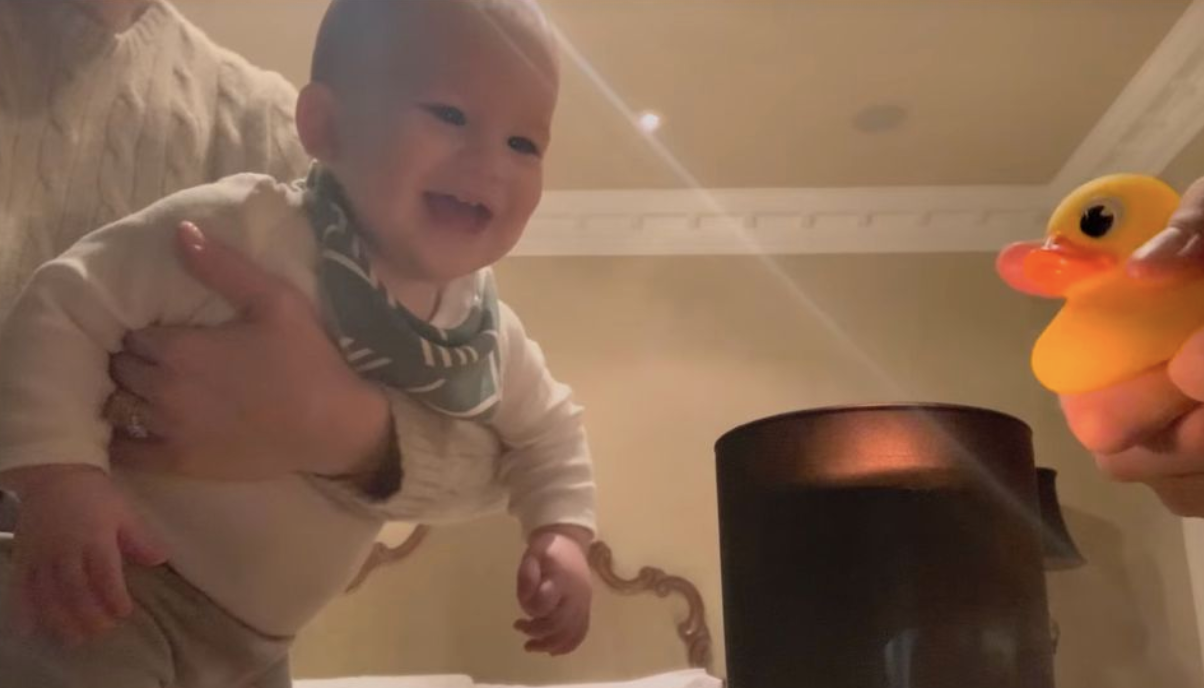Harry And Meghan Finally Shares Photos Of Their Kids - Be The First To See!_4