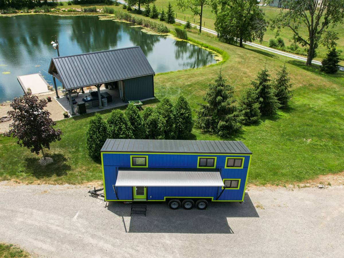 Inside This 240-Square-Foot Trailer House With The Biggest Hearts_1