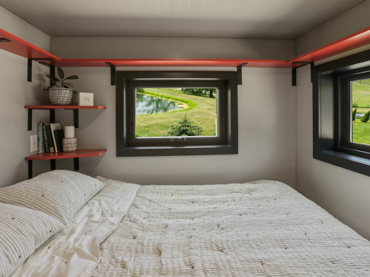 Inside This 240-Square-Foot Trailer House With The Biggest Hearts_5