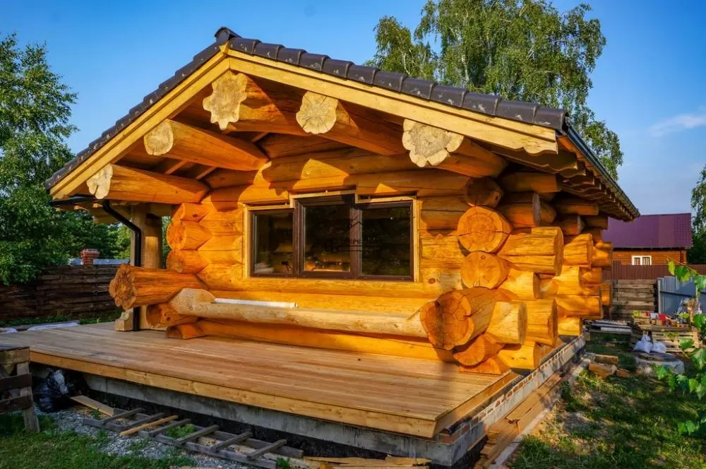 Man Built A Tiny Log Cabin, See Inside This Dreamy House!_2