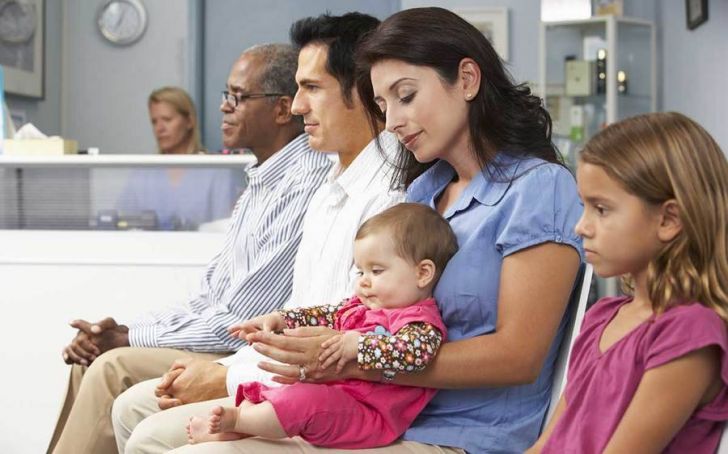 Mother Let Stranger Hold Her Baby, Then The Most Unexpected Happened_4