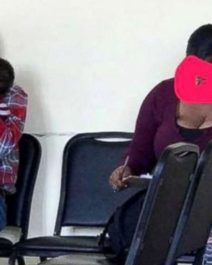 Mother Let Stranger Hold Her Baby, Then The Most Unexpected Happened_7