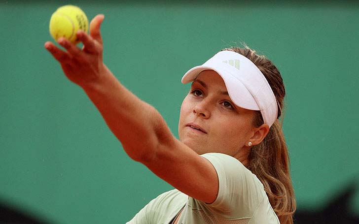 these-22-attractive-women-make-tennis-a-beautiful-scenery_3
