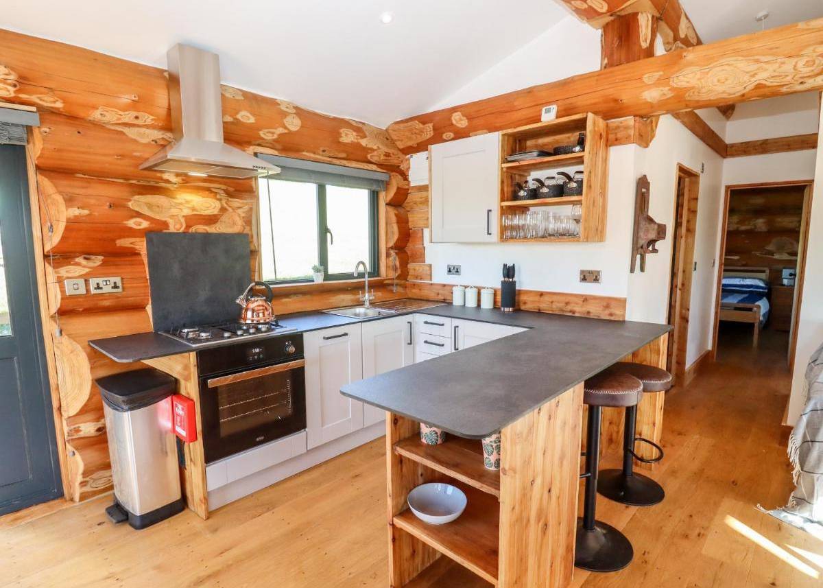 This Tiny House Is Just 210 Sq. Ft., But Look At Its Interior!_3