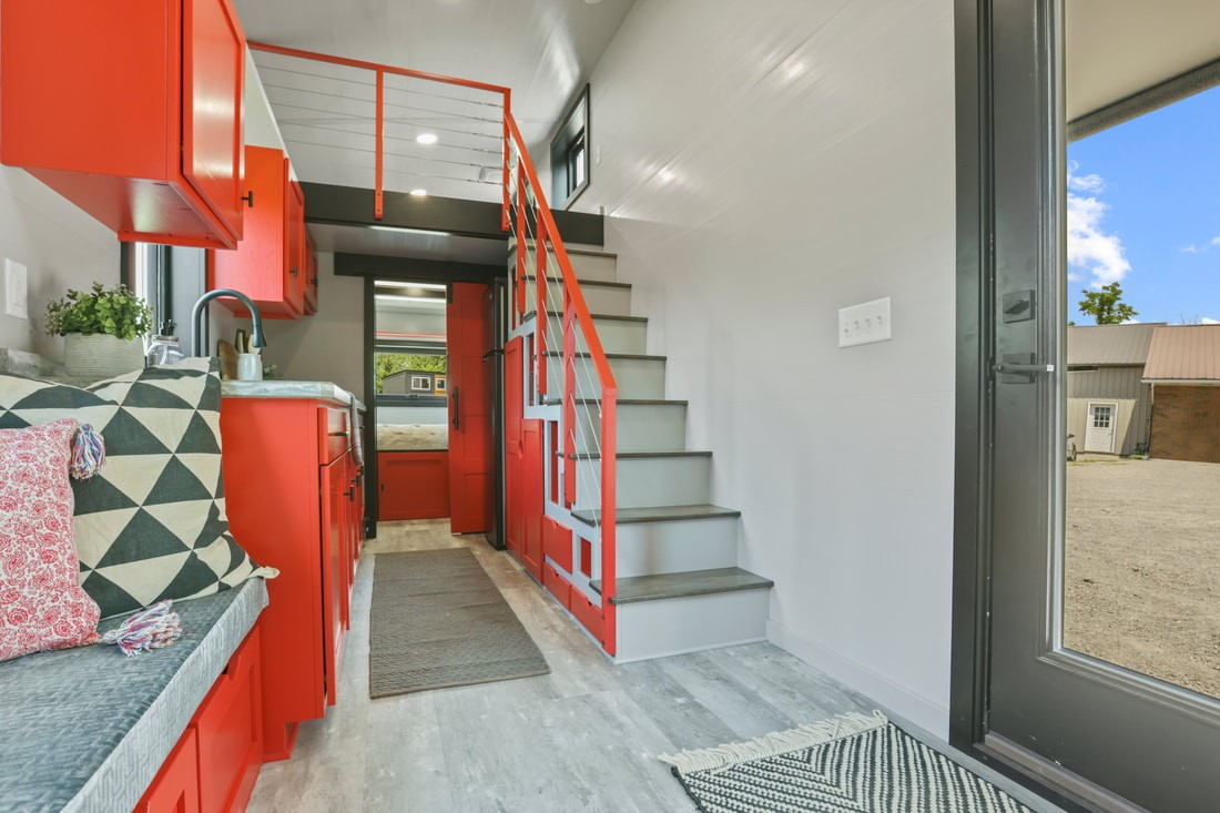 This Tiny Trailer House Is Just 240 Square Feet, But Look At Its Interior_14