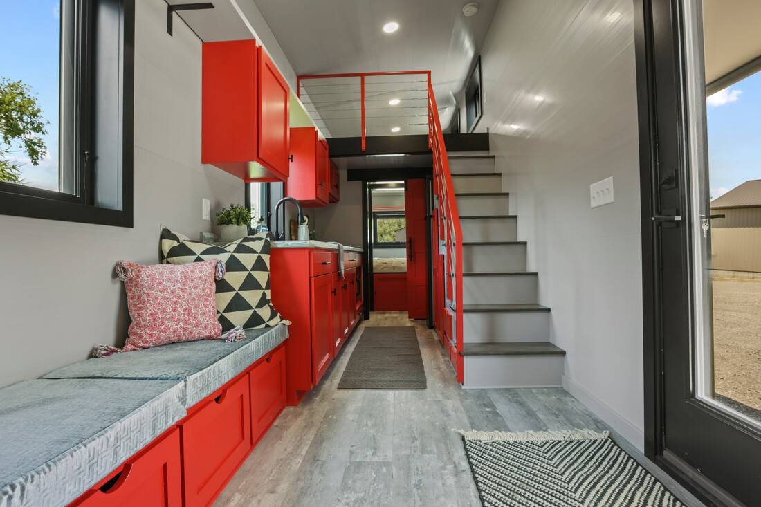 This Tiny Trailer House Is Just 240 Square Foot, But Look At Its Interior_2