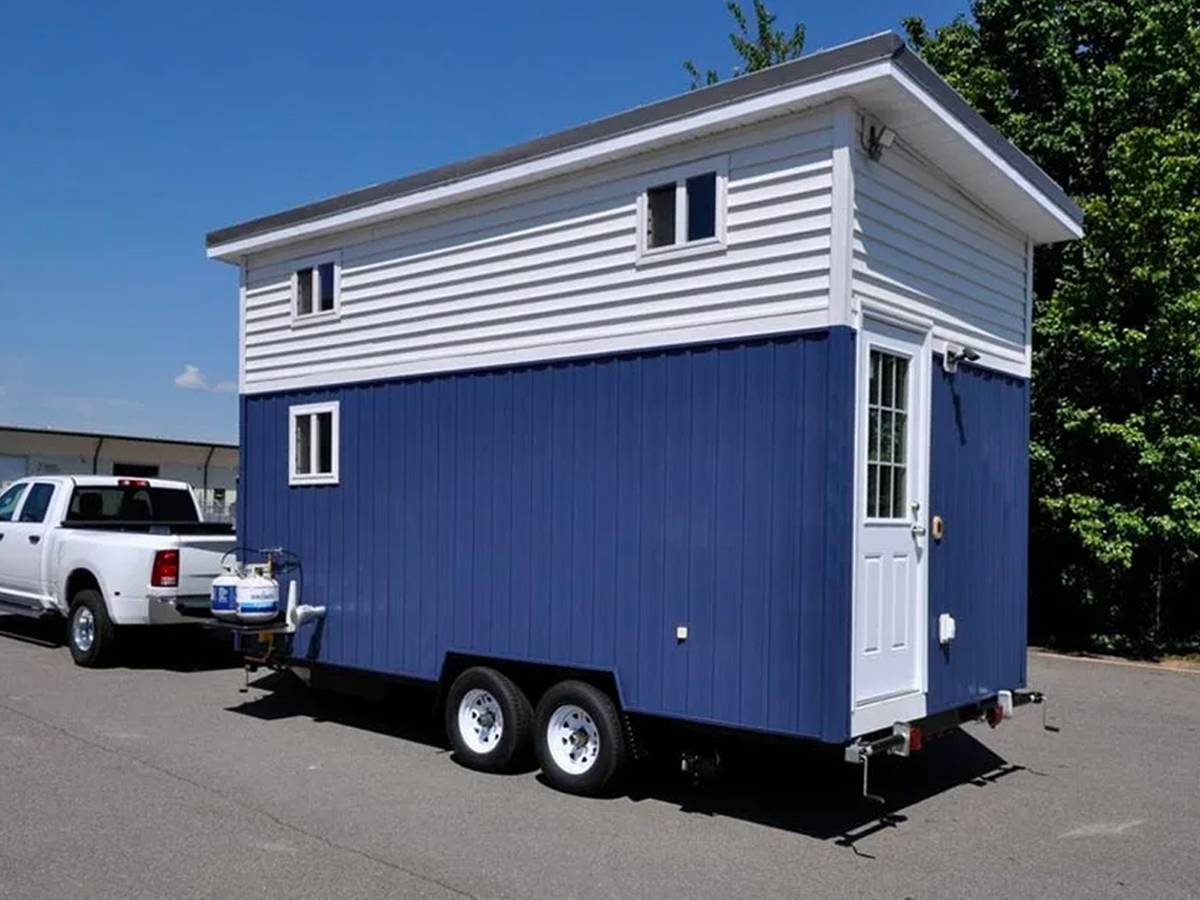 This Tiny Trailer House Is Just 240 Square Foot, But Look At Its Interior_8